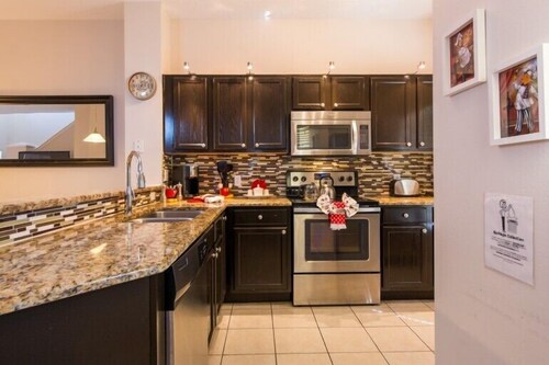 Encantada Resort by Home 2U