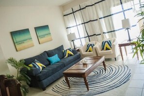 Living area - Encantada Resort by Home 2U (Kissimmee)