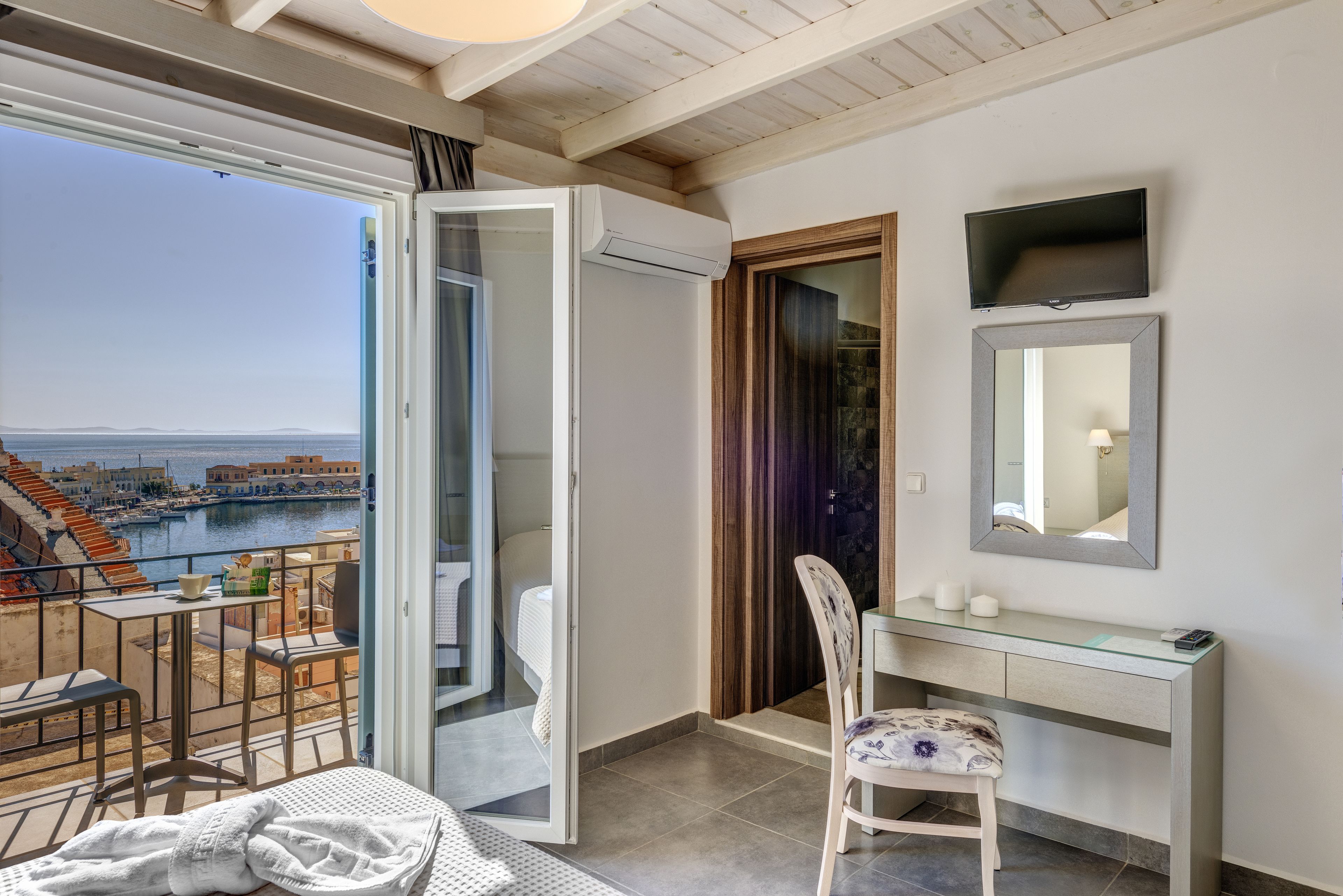 Deluxe Double or Twin Room, Balcony, Sea View (2nd floor) | In-room safe, soundproofing, iron/ironing board, free WiFi