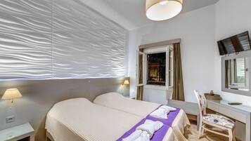 Kamar Double atau Twin Deluks, balkon, pemandangan laut (2nd floor) | Brankas, kedap suara, setrika/meja setrika, dan Wi-Fi gratis