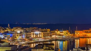 Habitación Deluxe con 1 cama matrimonial o 2 individuales, balcón, vista al mar (2nd floor) | Caja de seguridad en la habitación y insonorización