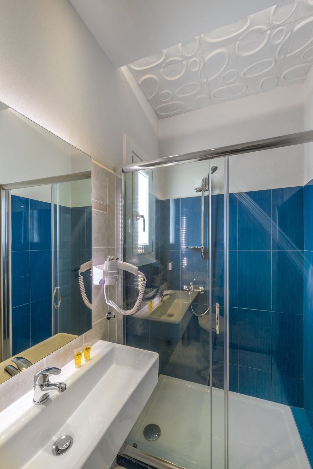 apartment, terrace | bathroom | shower, free toiletries, hair dryer, towels