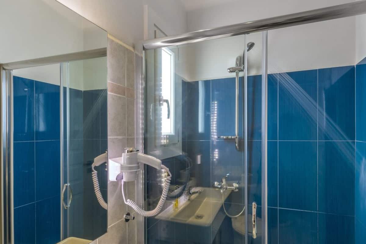 apartment, terrace | bathroom | shower, free toiletries, hair dryer, towels