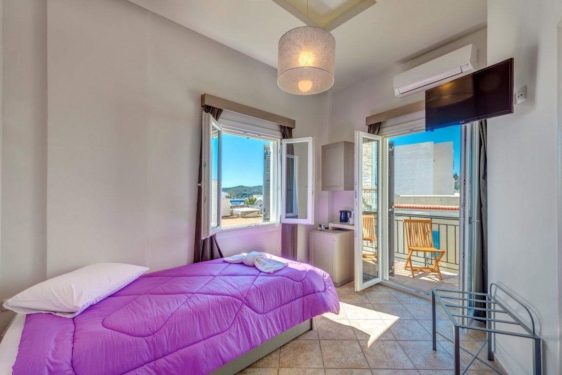 suite, 2 bedrooms, sea view | in-room safe, soundproofing, iron/ironing board, free wifi