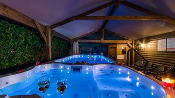 Estudio familiar | Tina de hidromasaje