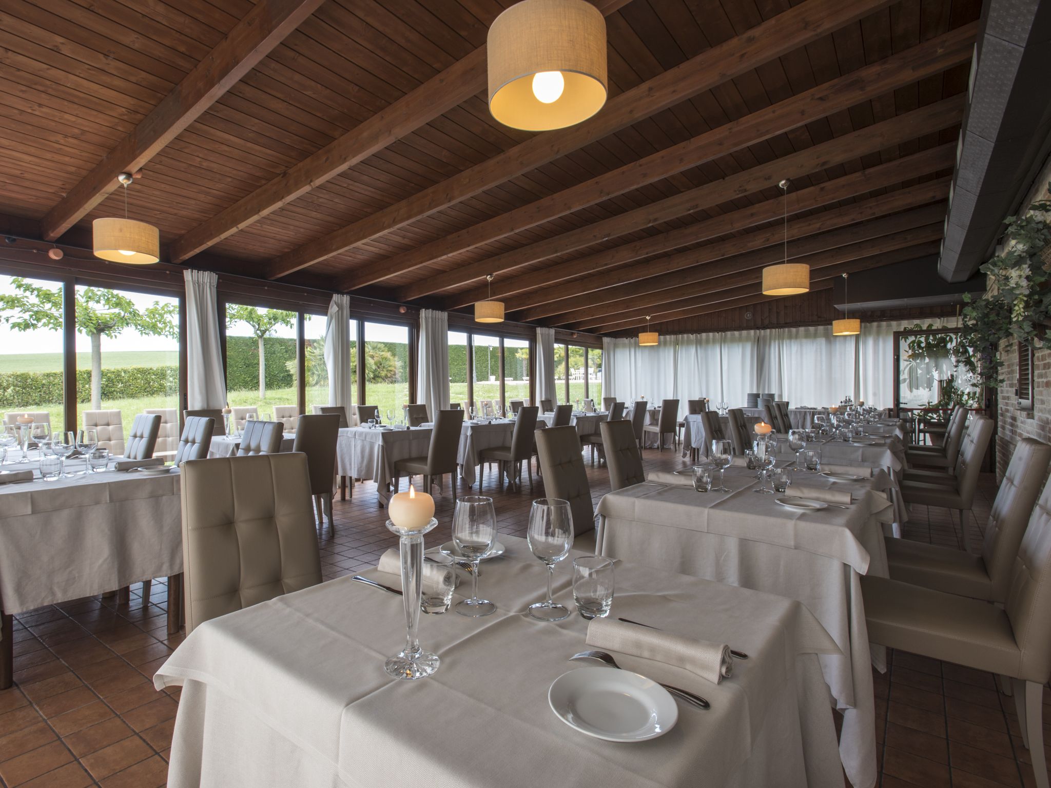 Lunch and dinner served, Regional cuisine