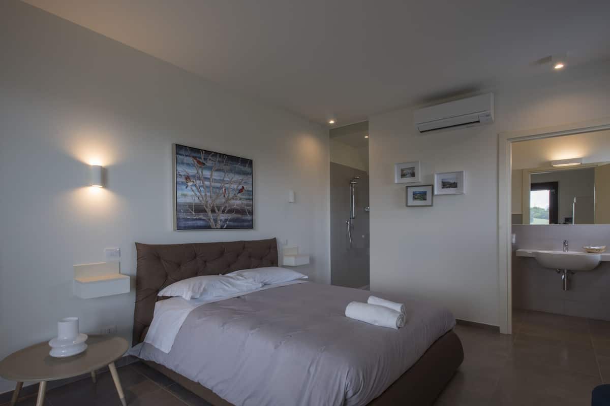 Phòng đôi | Minibar, bàn ủi/dụng cụ ủi quần áo, giường gấp/giường phụ (phụ phí)
