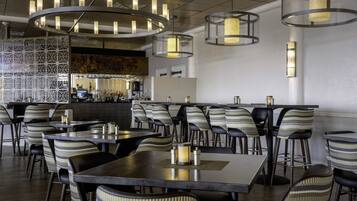 3 Restaurants; Frühstück, Mittagessen und Abendessen werden serviert
