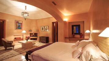 Free cots/infant beds, rollaway beds, free WiFi