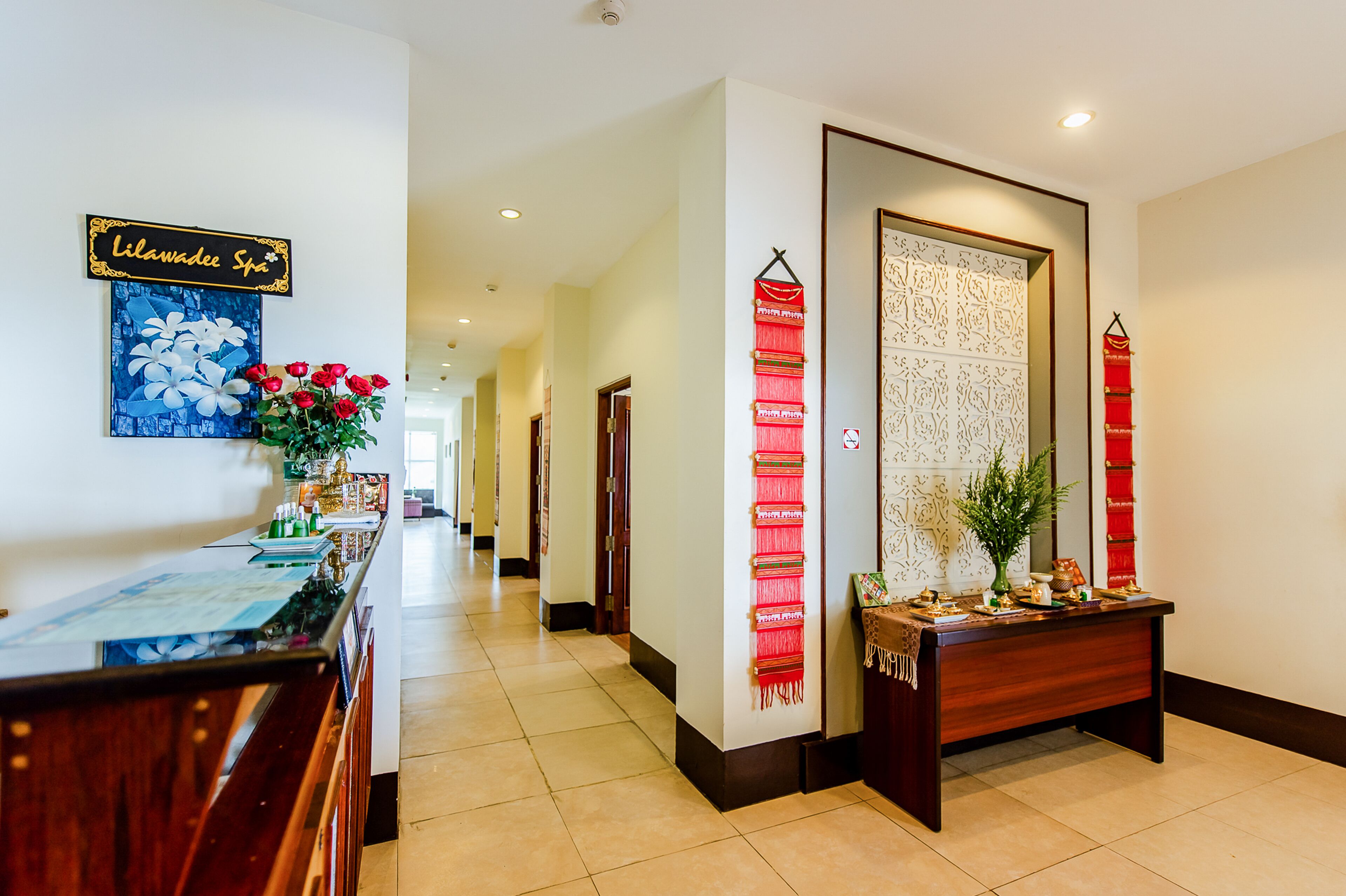 body treatments, aromatherapy, thai massages, body scrubs, facials