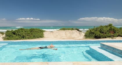 Iguana Crossing Boutique Hotel