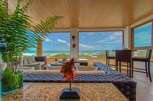 Breakfast, lunch and dinner served