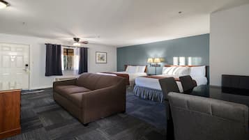 Deluxe Studio Suite, 2 Queen Beds, Non Smoking | Living area