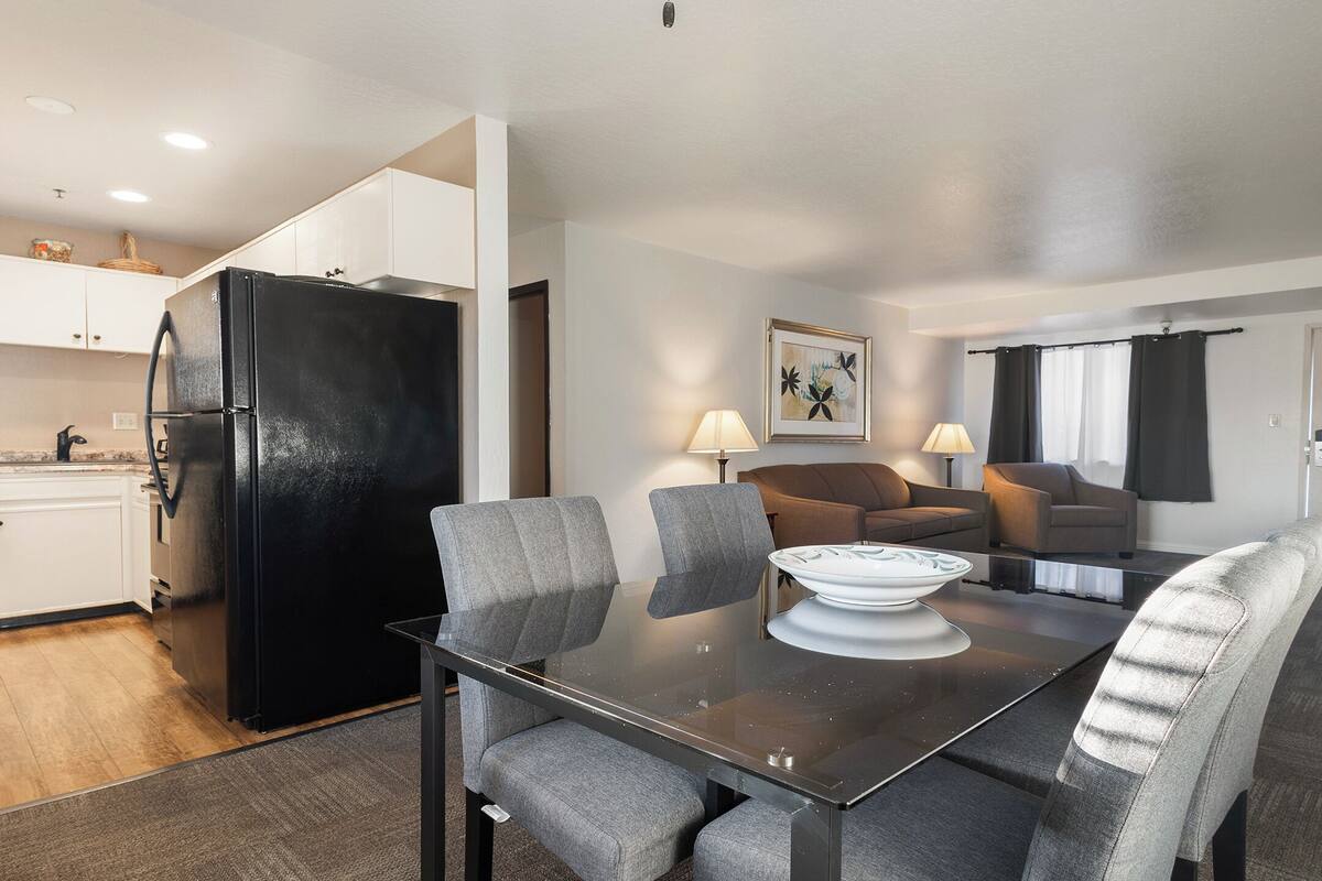 premier suite, 1 king bed with sofa bed | living area | 37-inch tv with cable channels