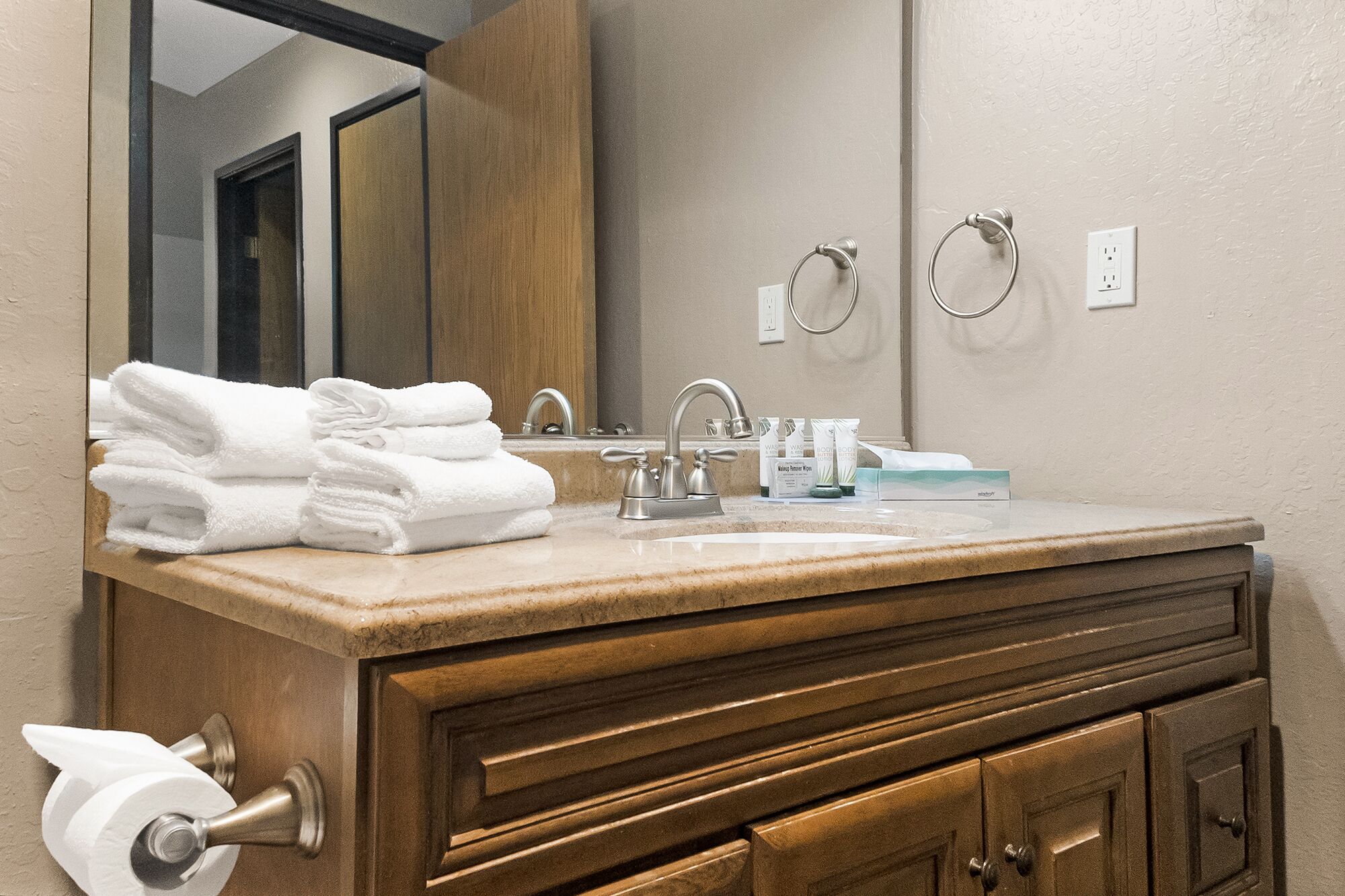 premier suite, 1 king bed with sofa bed | bathroom | combined shower/bathtub, free toiletries, towels