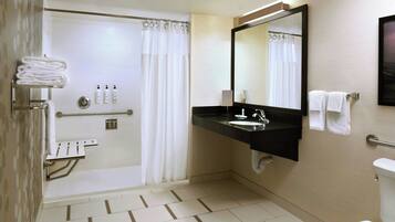 Suite estudio, 1 cama King size y sofá cama, para no fumadores | Baño | Regadera, secadora de cabello, toallas