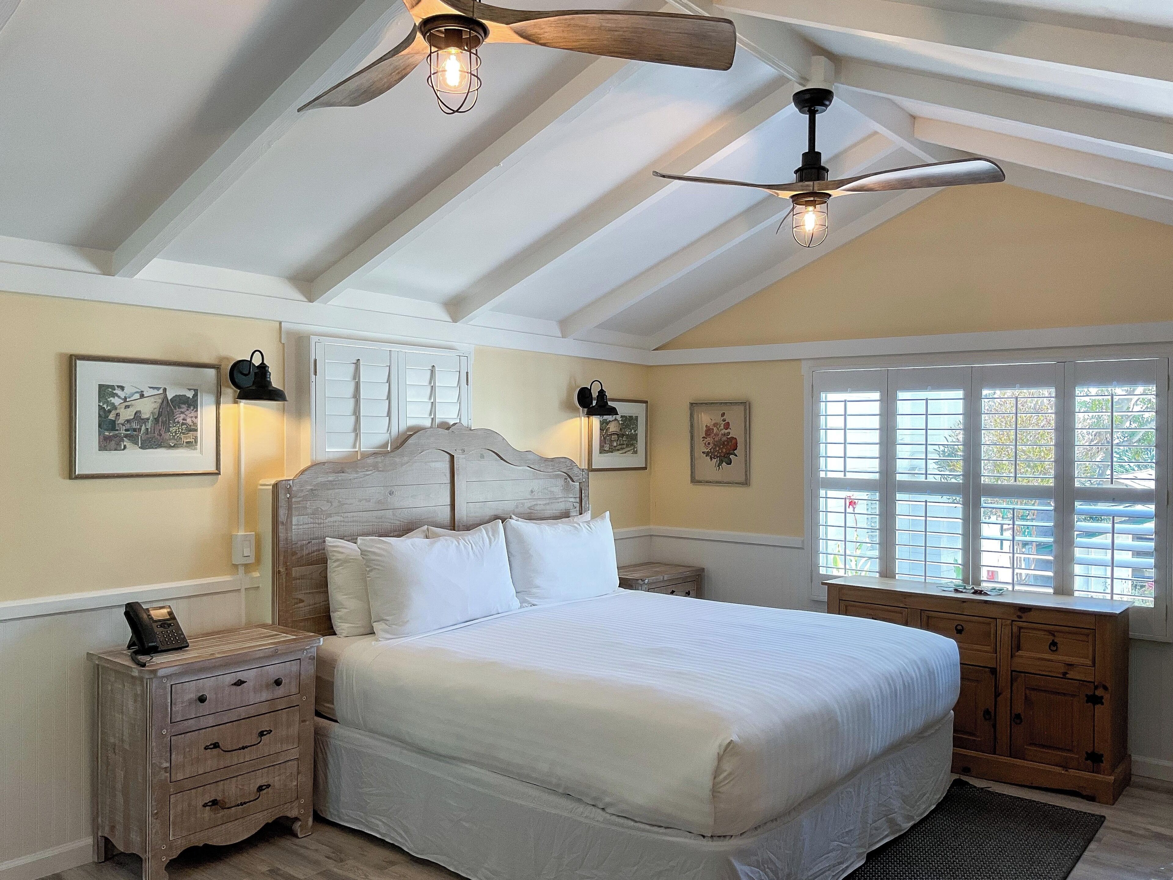 Executive Suite | Egyptian cotton sheets, premium bedding, individually decorated