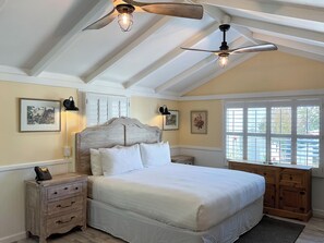 Egyptian cotton sheets, premium bedding, individually decorated - Carmel Green Lantern Inn (Carmel)