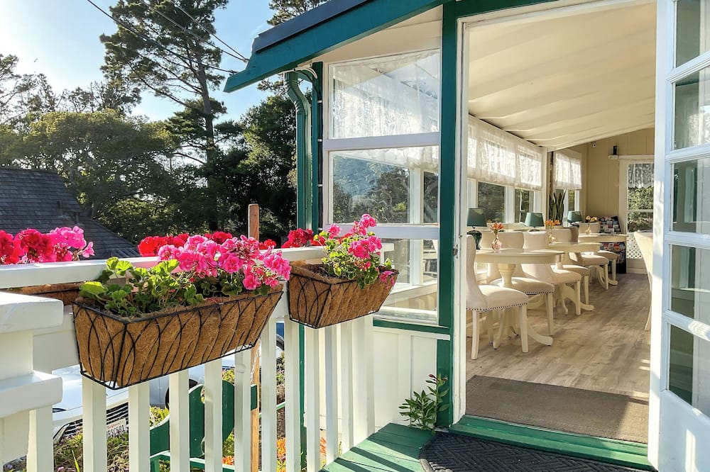 Carmel Green Lantern Inn