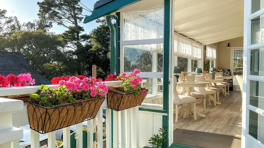 Carmel Green Lantern Inn