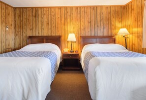 Desk, free rollaway beds, free WiFi, bed sheets - Knob Hill Motor Lodge – Hillsville  (Hillsville)