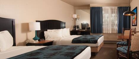 Escritorio y ropa de cama