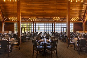 Restaurant - Grant Village - Inside the Park (Yellowstone National Park)