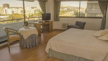 Ropa de cama de alta calidad y minibar