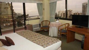 Ropa de cama de alta calidad y minibar