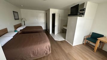 Standaard kamer, 2 queensize bedden | Hypoallergeen beddengoed, een bureau, verduisterende gordijnen