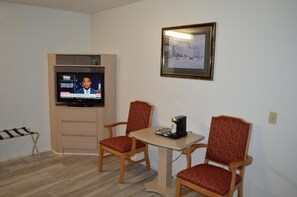 32-inch flat-screen TV with cable channels, TV - Jolly Roger Hotel (Marina del Rey)