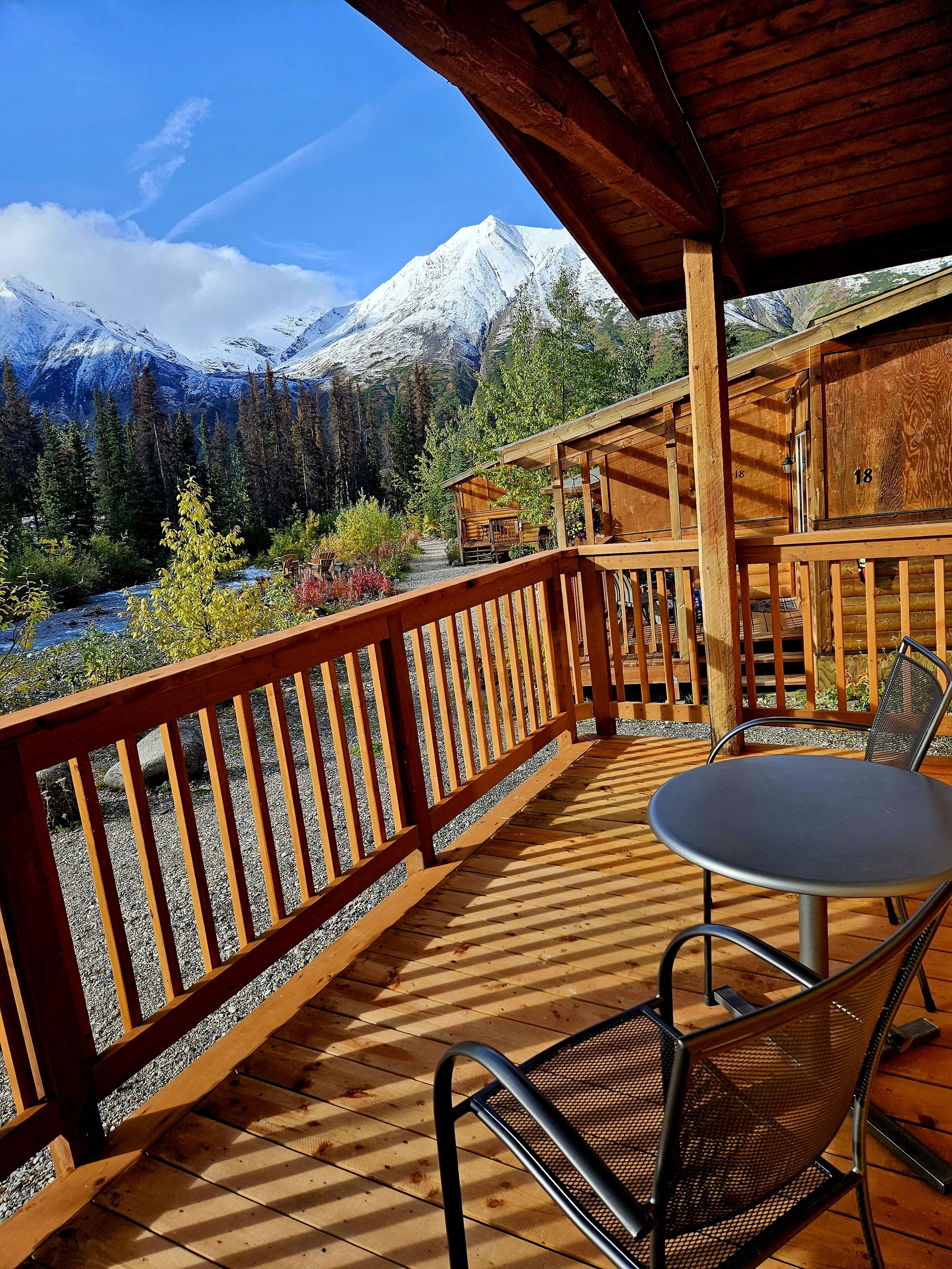 Comfort Cabin, 1 King Bed, River View | Terrace/patio