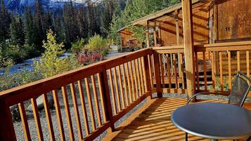 Comfort Cabin, 1 King Bed, River View | Terrace/patio