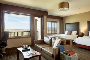 Habitación Deluxe, 2 camas de matrimonio, vistas a la montaña (Golf Course View) | Ropa de cama de alta calidad, caja fuerte, sistema de insonorización