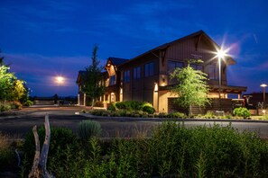 Exterior - Tetherow Resort (Bend)