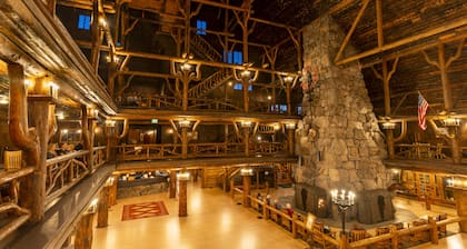 Old Faithful Inn - Inside the Park