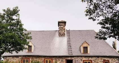 Auberge Le P'tit Bonheur - Hostel