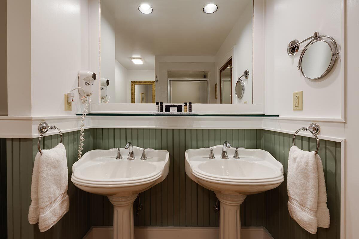 luxury room, 1 king bed | 1 bedroom, premium bedding, individually decorated