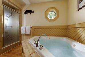 Private spa tub