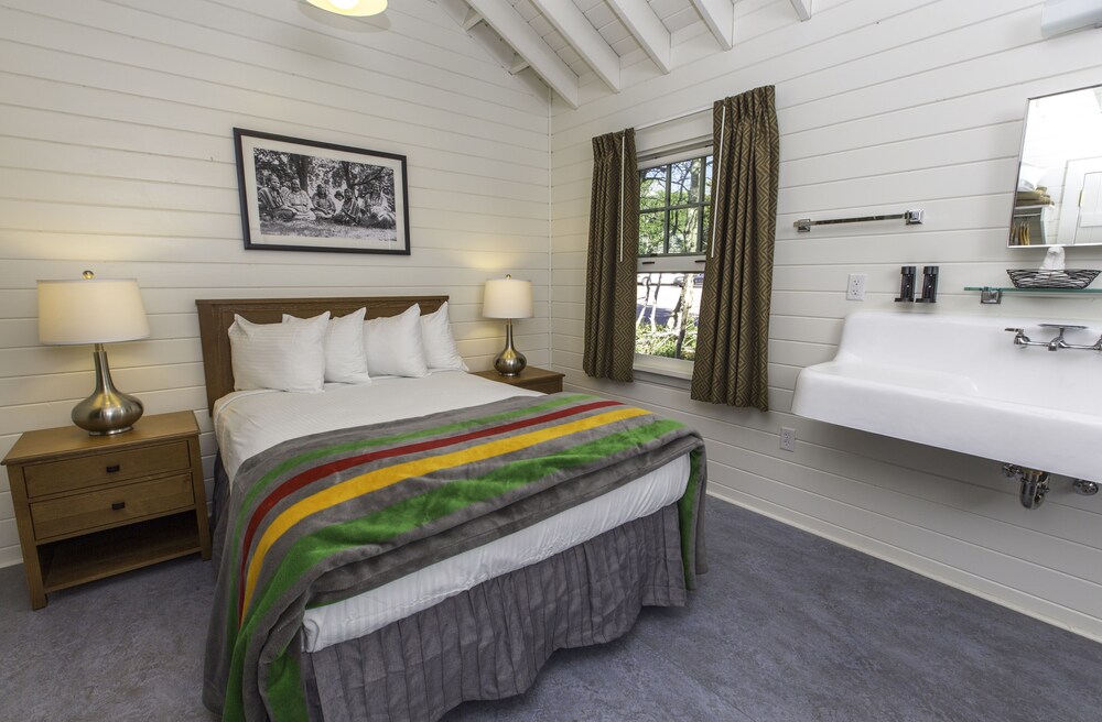 Swiftcurrent Motor Inn by null