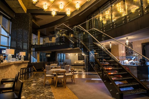 Lounge executive