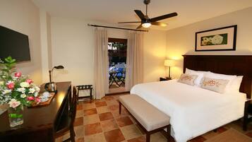 Standard Room, 1 Queen Bed