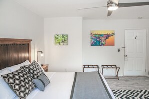 Quarto conforto, 1 cama King, banheira de hidromassagem | Roupas de cama de algodão egípcio, roupas de cama premium