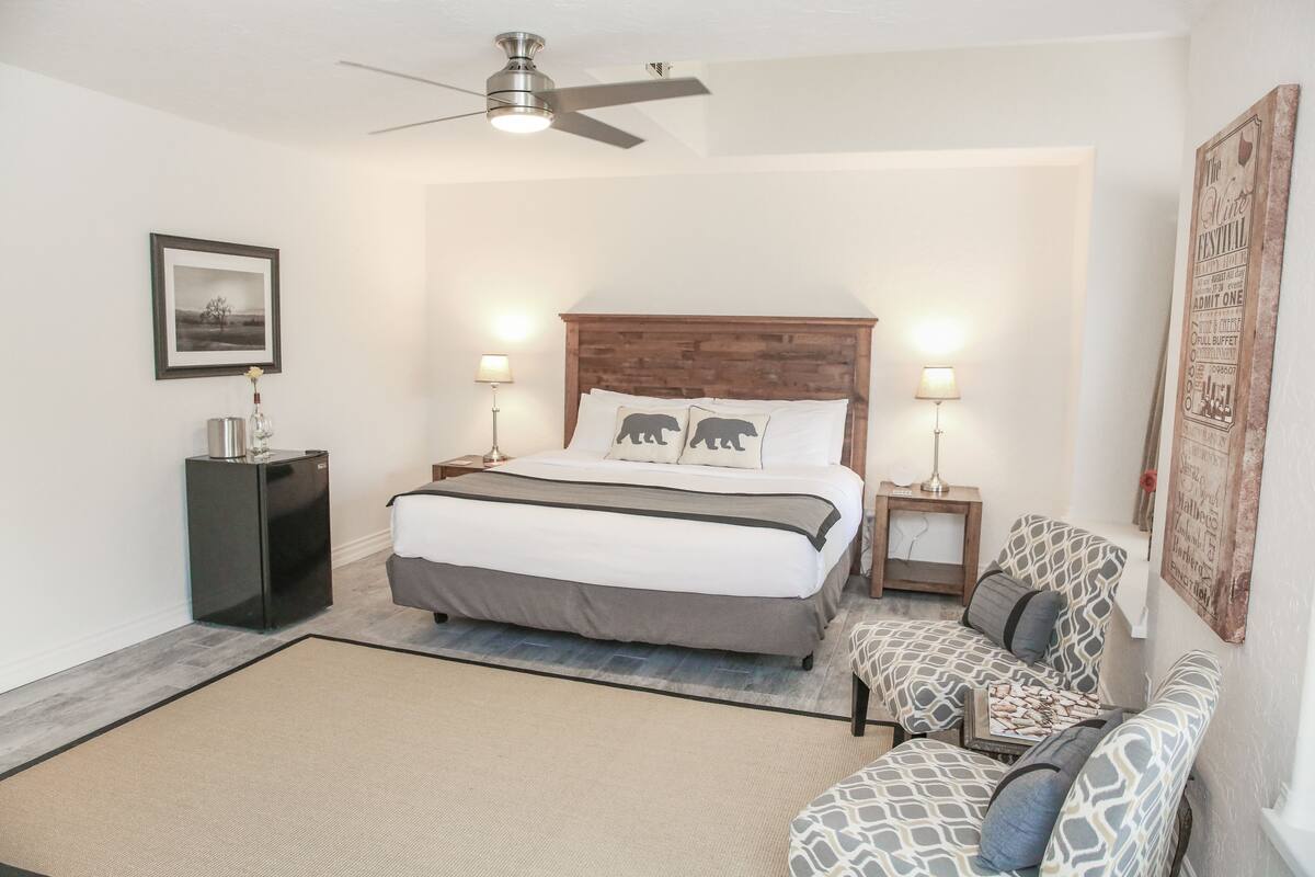 Deluxe Room, Mountain View – The Viognier