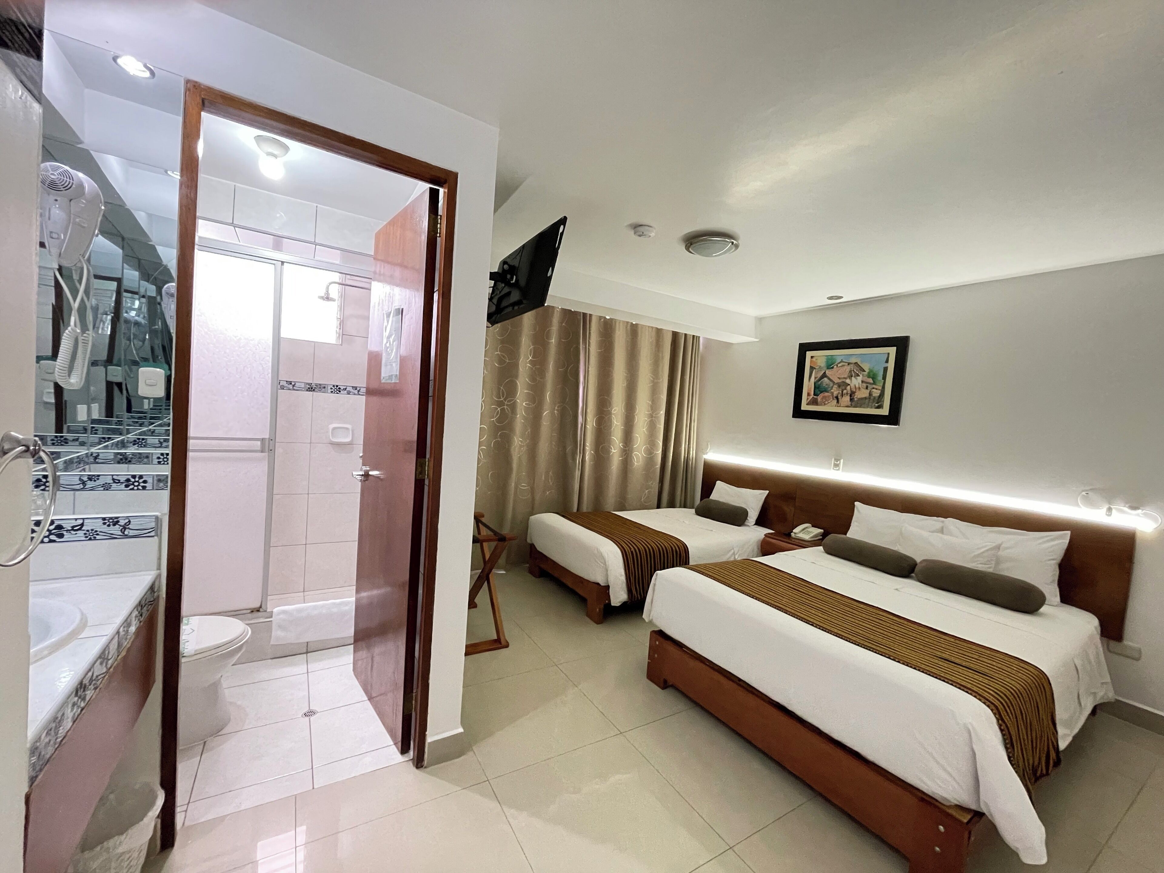 standard triple room, 1 bedroom, ensuite | 1 bedroom, in-room safe, free wifi