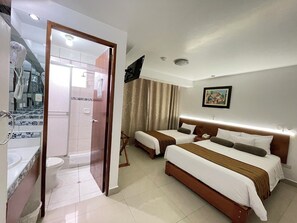 Standard Triple Room, 1 Bedroom, Ensuite | In-room safe, free WiFi - Flower's House MachuPicchu (Machu Picchu)