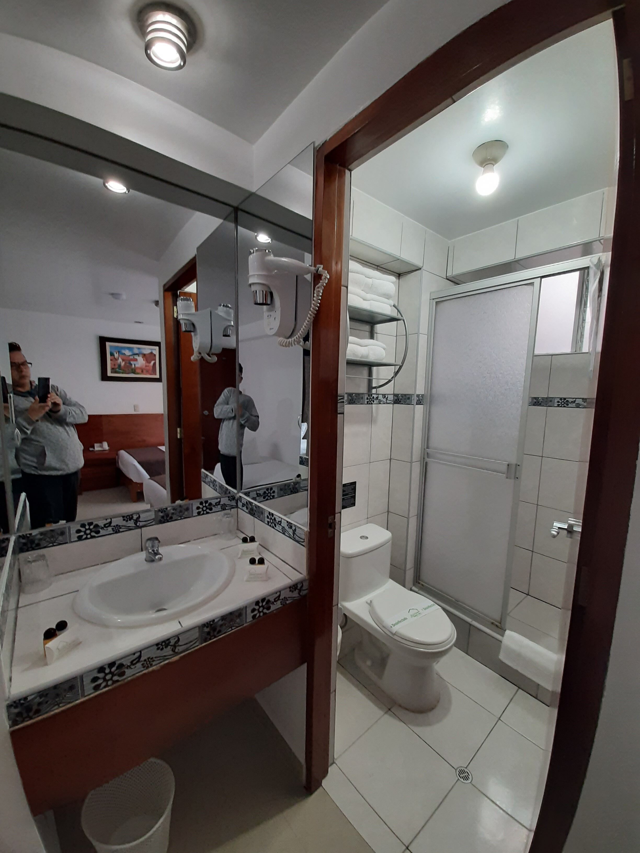 standard triple room, 1 bedroom, ensuite | bathroom | shower, free toiletries, hair dryer, towels