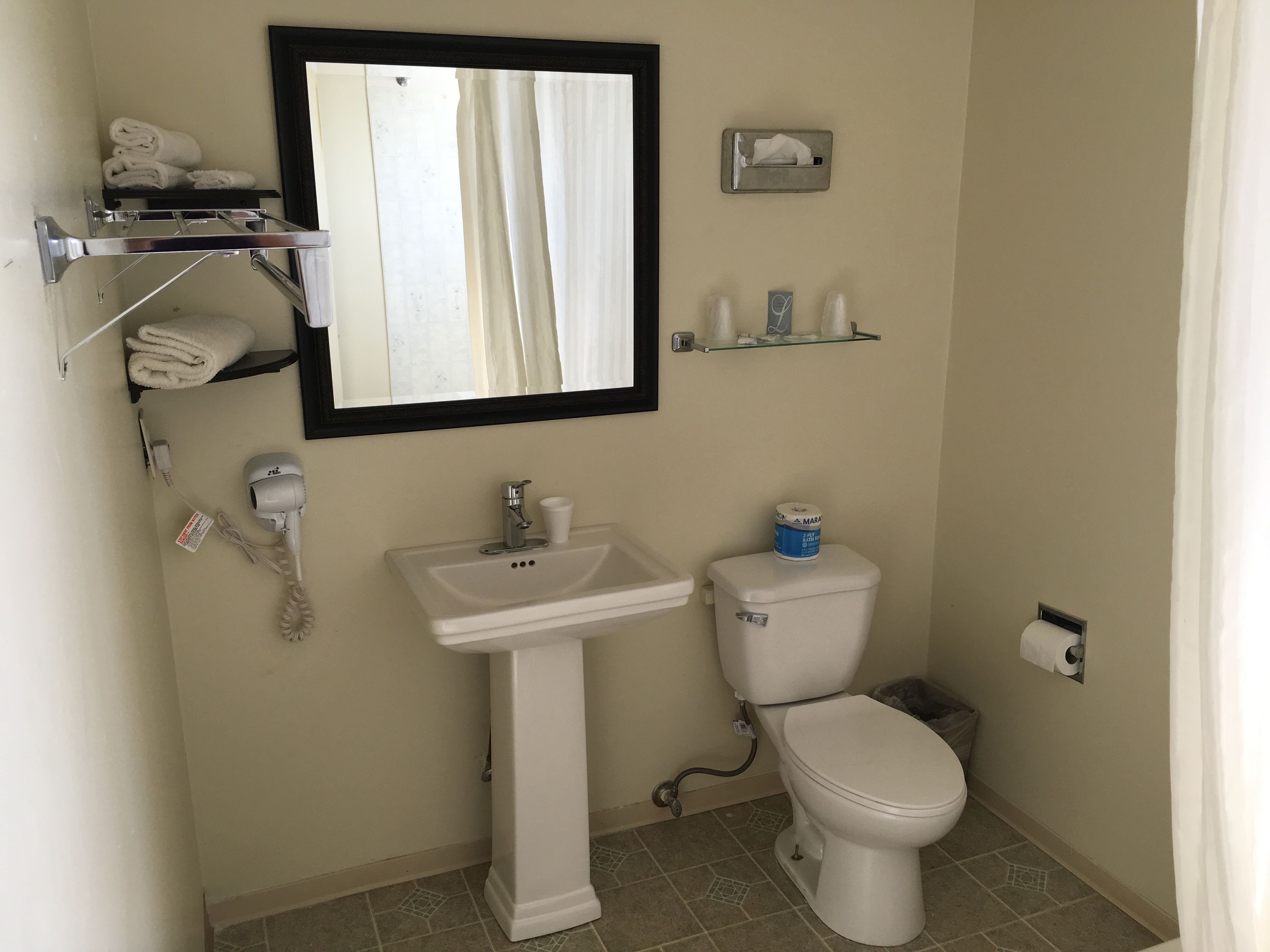 Shower, free toiletries, hair dryer, towels