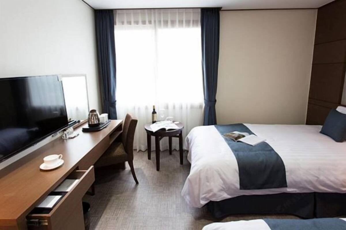 Cortinas opacas y wifi gratis
