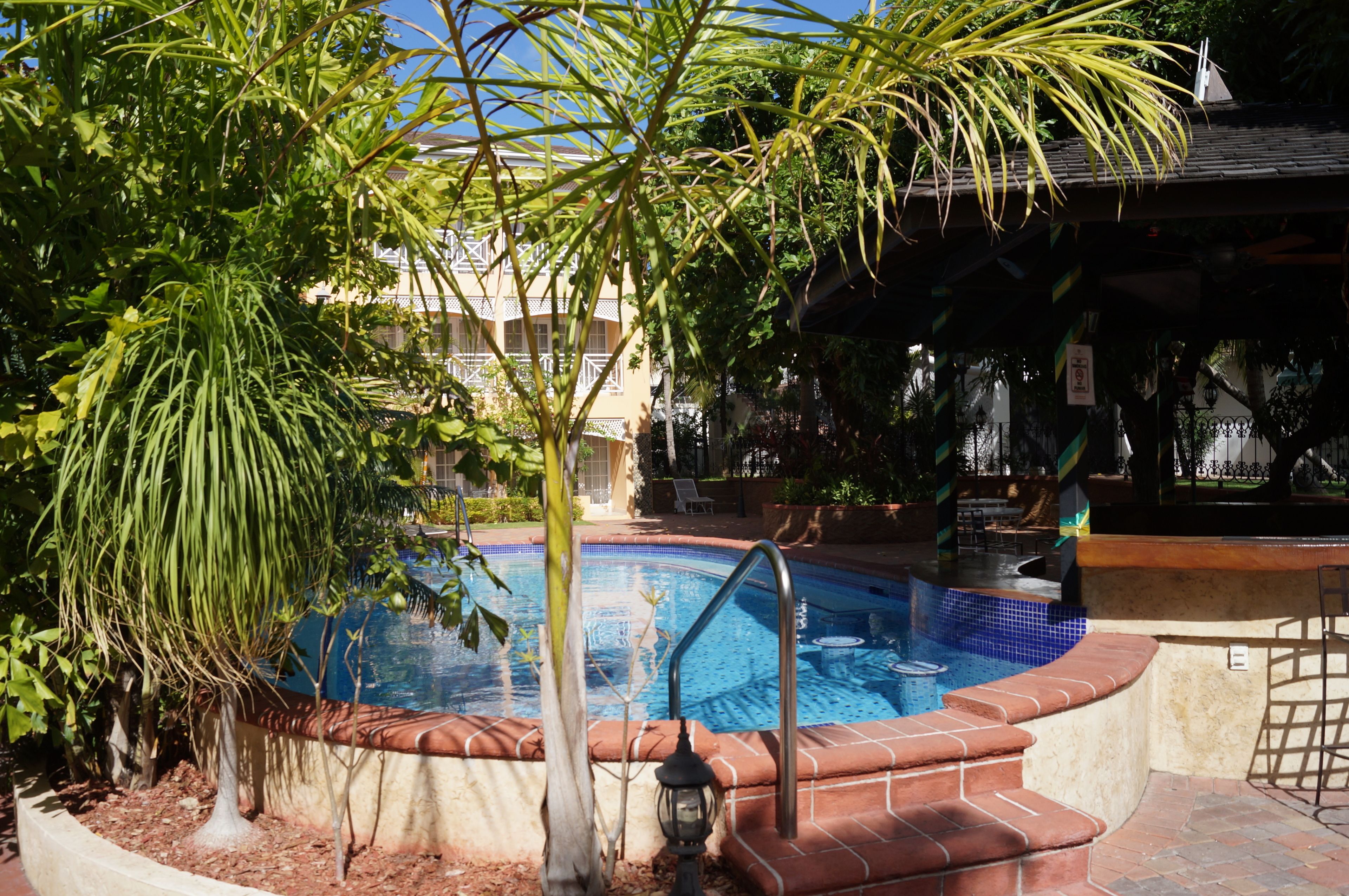 2 outdoor pools, pool umbrellas, pool loungers